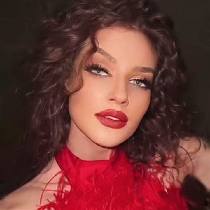 Natasha Crown (Instagram Star) - Idade, aniversário, biografia, fatos, família, patrimônio líquido, altura e muito mais