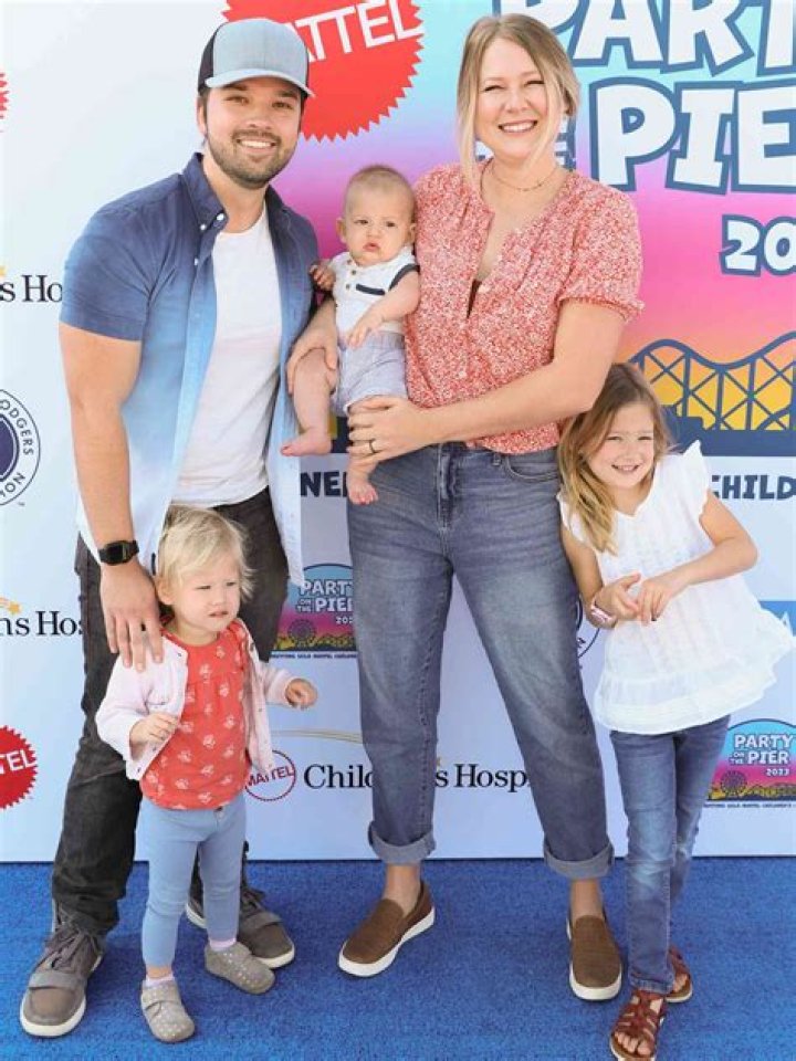 Nathan Kress Biography, Age, Height, Wife, Net Worth, Family