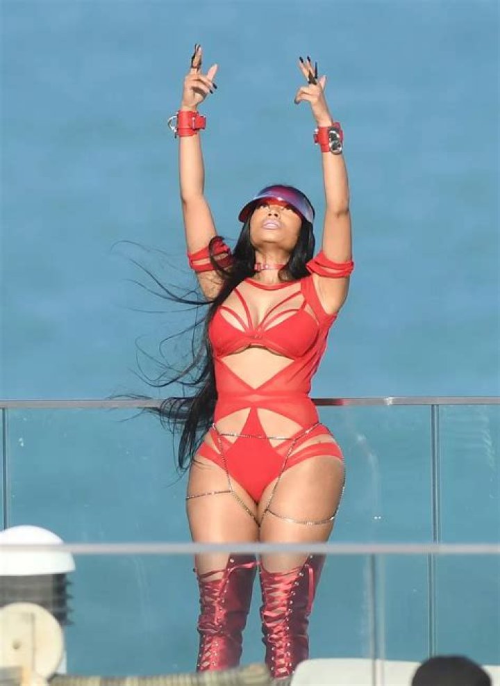 Nicki Minaj Shows Off Sexy BTS Photos From Recent Shoot
