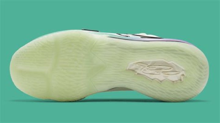 Nike LeBron 17 Low "Glow In The Dark" Drops Soon: Photos