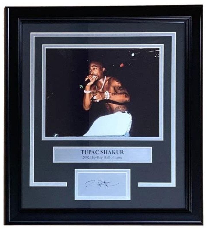 Nude Tupac Photo Up For Auction