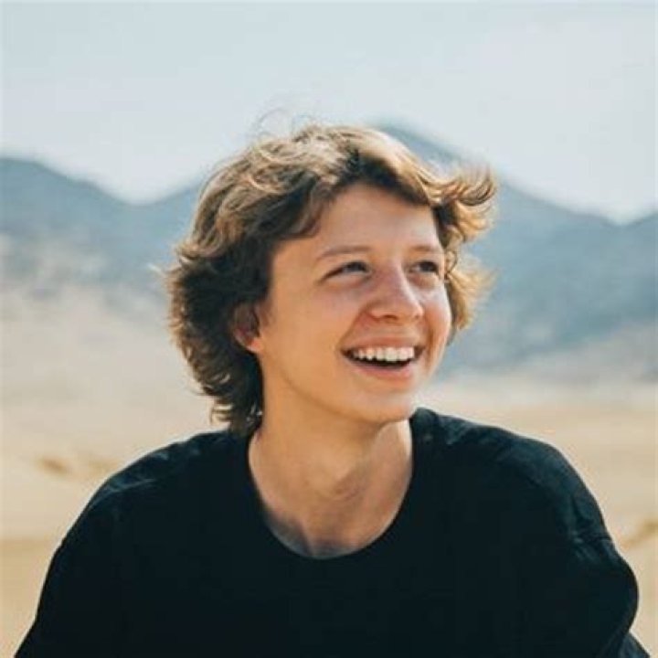 Obayd Fox (YouTube Star) - Age, Birthday, Bio, Facts, Family, Net Worth, Height & More