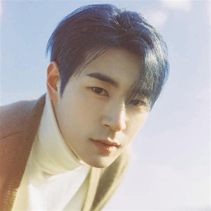 Park Seo Ham (Pop Singer) - Age, Birthday, Bio, Facts, Family, Net Worth, Height & More