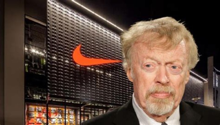 Phil Knight (Entrepreneur) - Age, Birthday, Bio, Facts, Family, Net Worth, Height & More