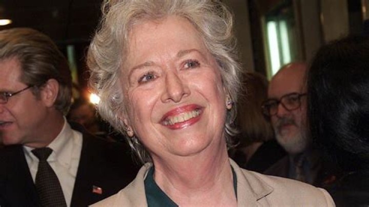 Polly Holliday (TV Actress) - Age, Birthday, Bio, Facts, Family, Net Worth, Height & More