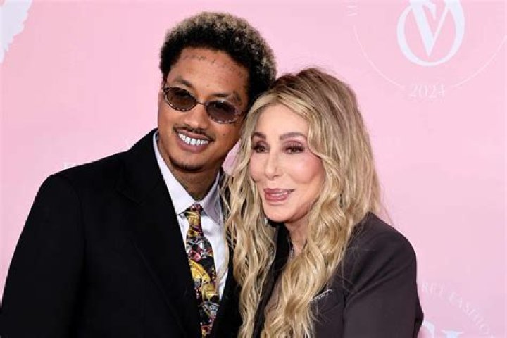 Pregnancy Cravings? Amber Rose and Boyfriend Alexander Edwards Stop by a Doughnut Shop for a Treat