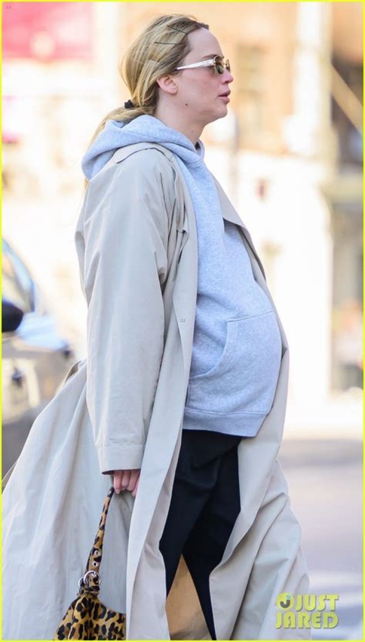 Pregnant Jennifer Lawrence’s Baby Bump Is Growing! See Photos as She’s Expecting Baby No. 1