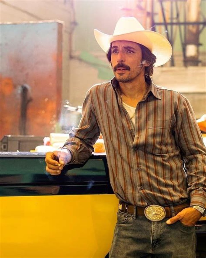 ¿Qué le pasa a Kiki en narcos México?