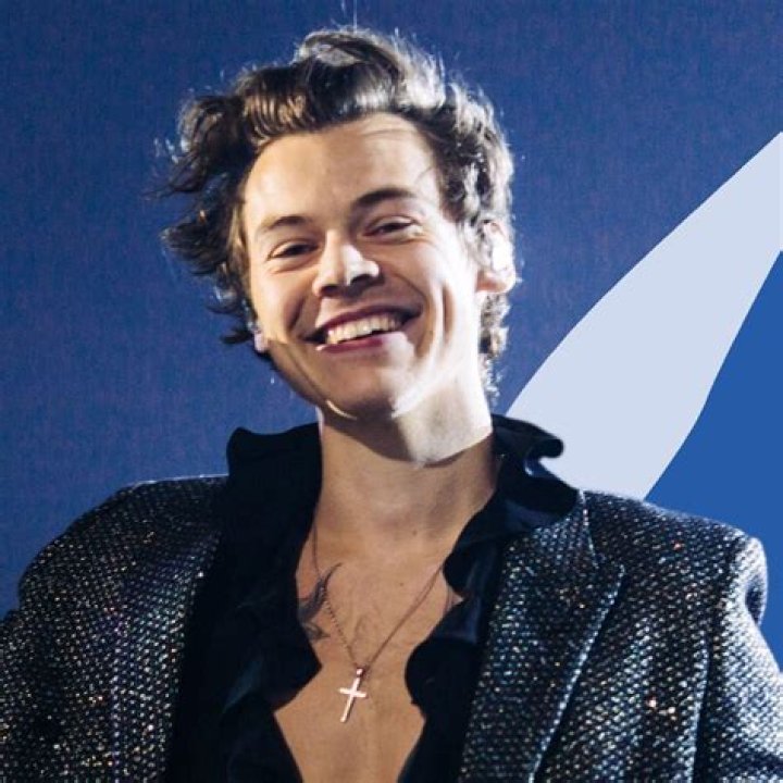 ¿Quién fue la novia más reciente de Harry Styles? – Celebrity.fm