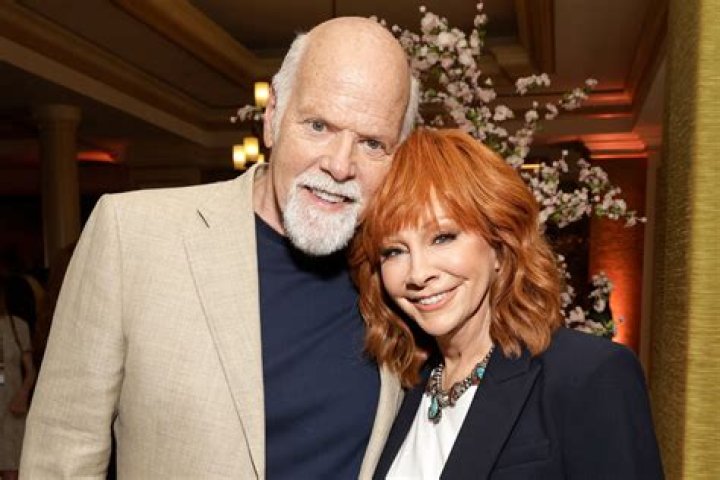 Reba McEntire Biography, Age, Height, Husband, Net Worth, Family