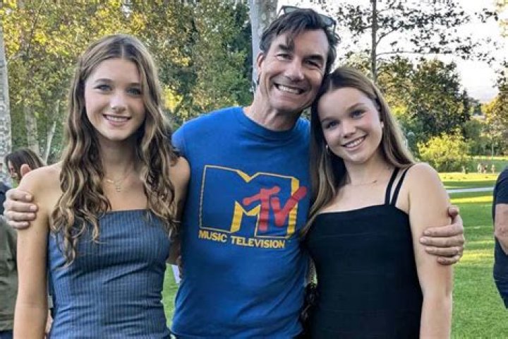 Rebecca Romijn Shares Hilariously Revealing Photo of Jerry O’Connell in His Underwear