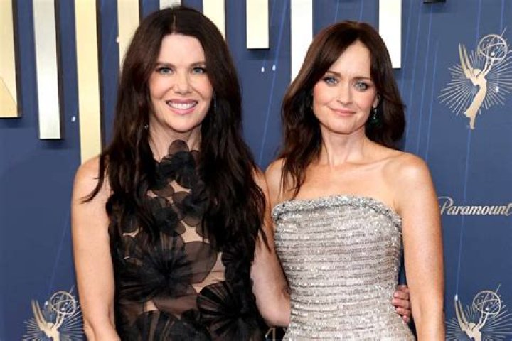 REPORT‘Gilmore Girls’ Star Alexis Bledel Is Pregnant
