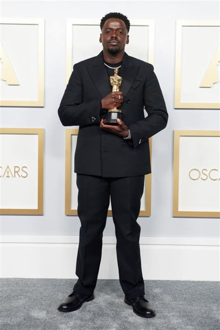 Reporter Denies Mistaking Daniel Kaluuya For Leslie Odom Jr. At Oscars