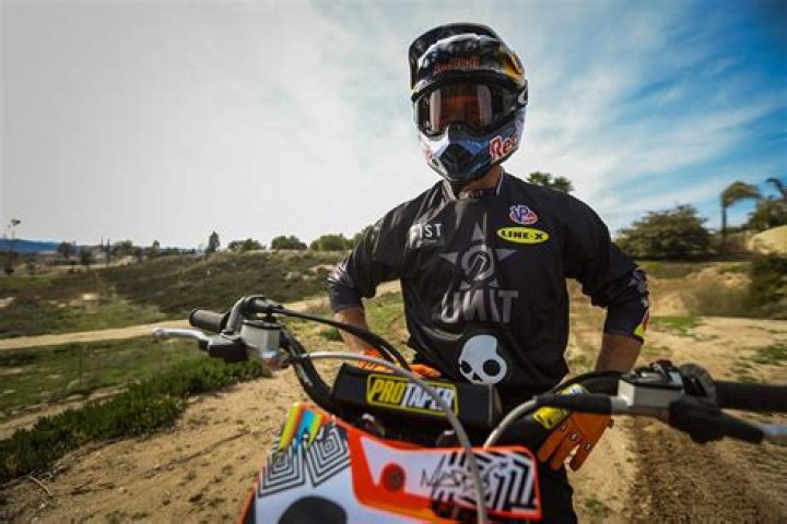 Robbie Maddison (Motorcycle Racer) - Age, Birthday, Bio, Facts, Family, Net Worth, Height & More