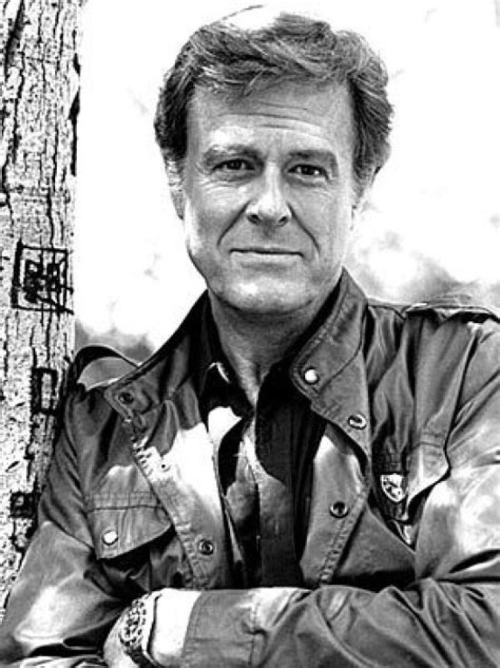 Robert Culp (TV Actor) - Age, Birthday, Bio, Facts, Family, Net Worth, Height & More