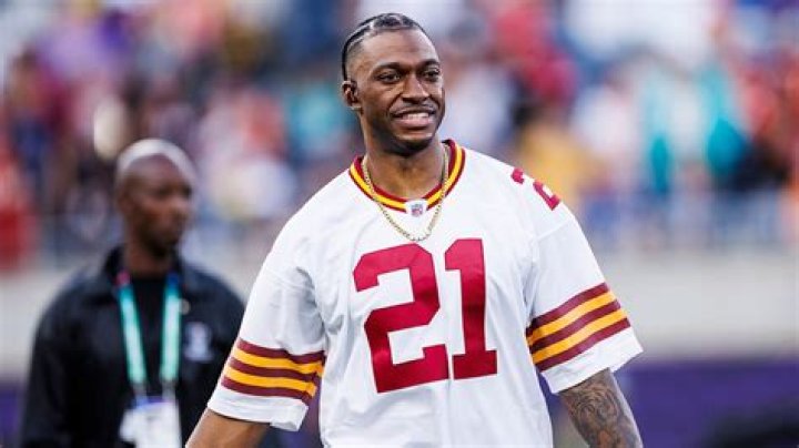 Robert Griffin III (Football Player) - Age, Birthday, Bio, Facts, Family, Net Worth, Height & More