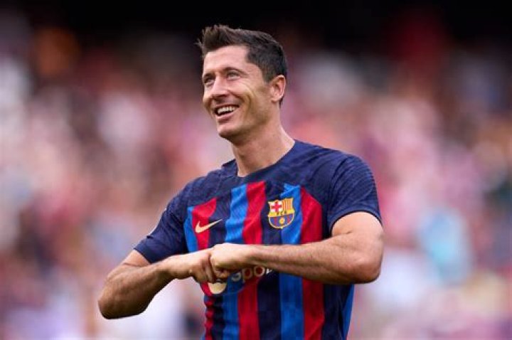 Robert Lewandowski biografía, edad, altura, esposo, net worth, familia