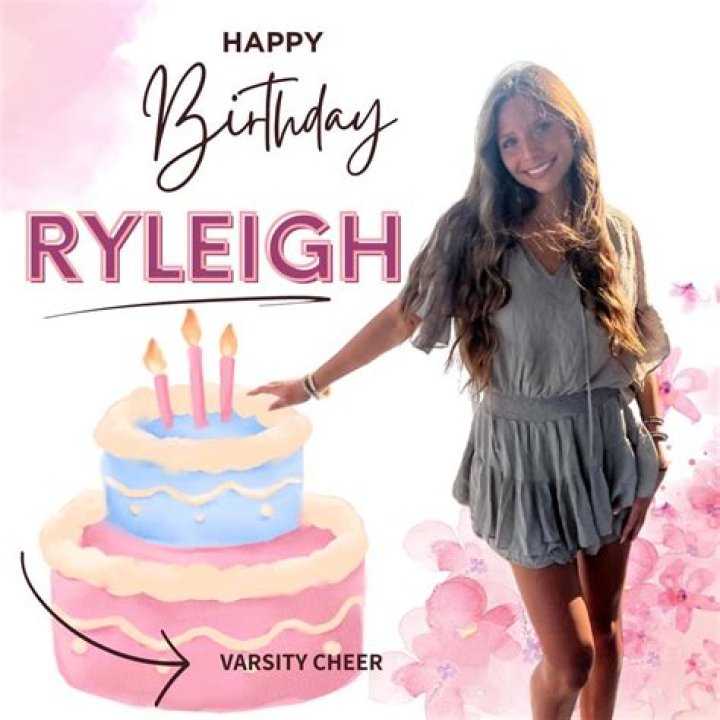 Ryleigh Claire (Model) - Age, Birthday, Bio, Facts, Family, Net Worth, Height & More