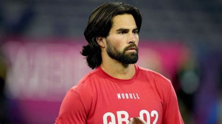 Sam Hartman (Football Player) - Age, Birthday, Bio, Facts, Family, Net Worth, Height & More