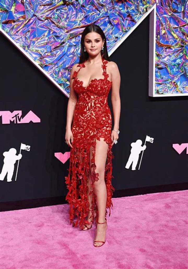 ¿Selena Gómez está casada? – Celebrity.fm