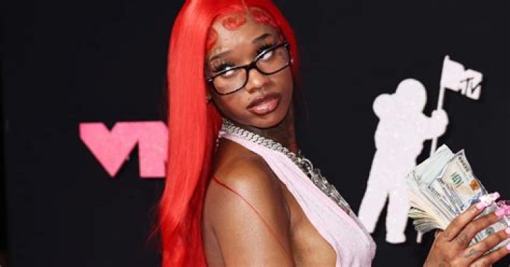 Sexyy Red Puts Chief Keef’s Chain In Her Panties Amid Romance Rumors