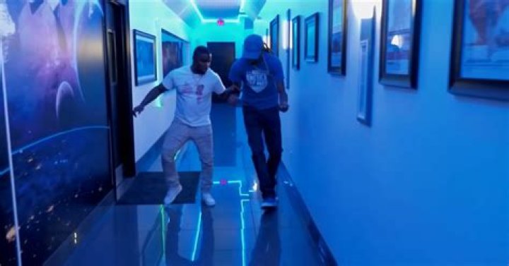 Snoop Dogg & HaHa Davis Team Up For "Dis Finna Be A Breeze"