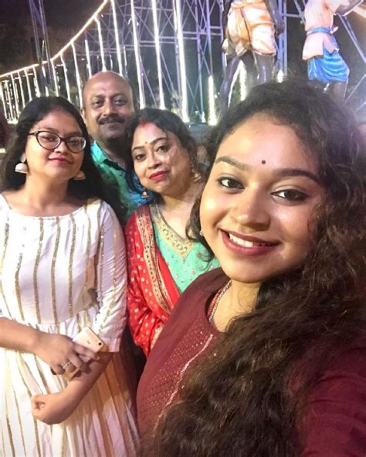 Sonakshi Kar (World Music Singer) - Age, Birthday, Bio, Facts, Family, Net Worth, Height & More