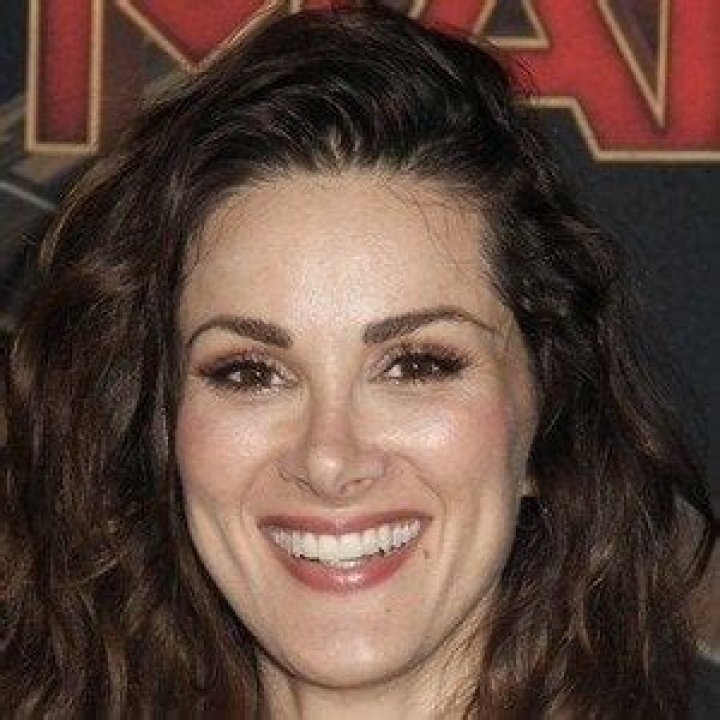 Stefania Spampinato (TV Actress) - Age, Birthday, Bio, Facts, Family, Net Worth, Height & More