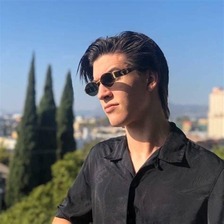 Steven Lim (YouTube Star) - Age, Birthday, Bio, Facts, Family, Net Worth, Height & More