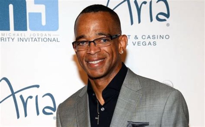 Stuart Scott (Sportscaster) - Age, Birthday, Bio, Facts, Family, Net Worth, Height & More