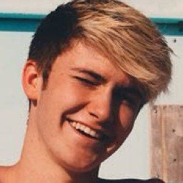 Tanner Braungardt (YouTube Star) - Age, Birthday, Bio, Facts, Family, Net Worth, Height & More