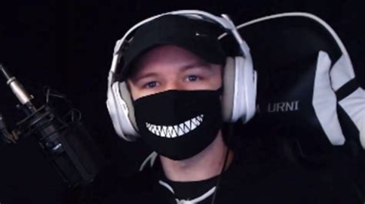 Tanqr (YouTuber) Age, Height, face reveal, BIO, Net Worth, Family, Wiki