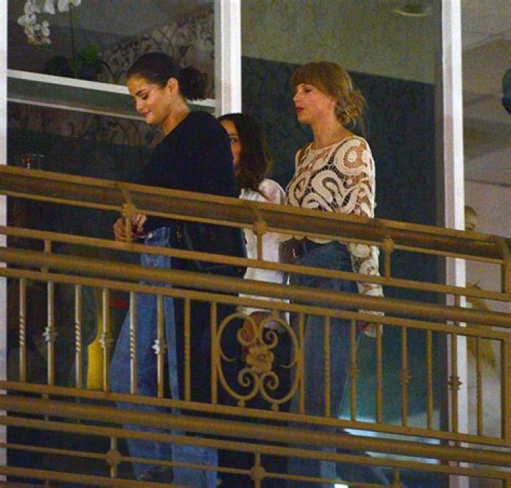 Taylor Swift Reunites With Selena Gomez and Zoe Kravitz for Girls’ Night Out Amid Travis Romance