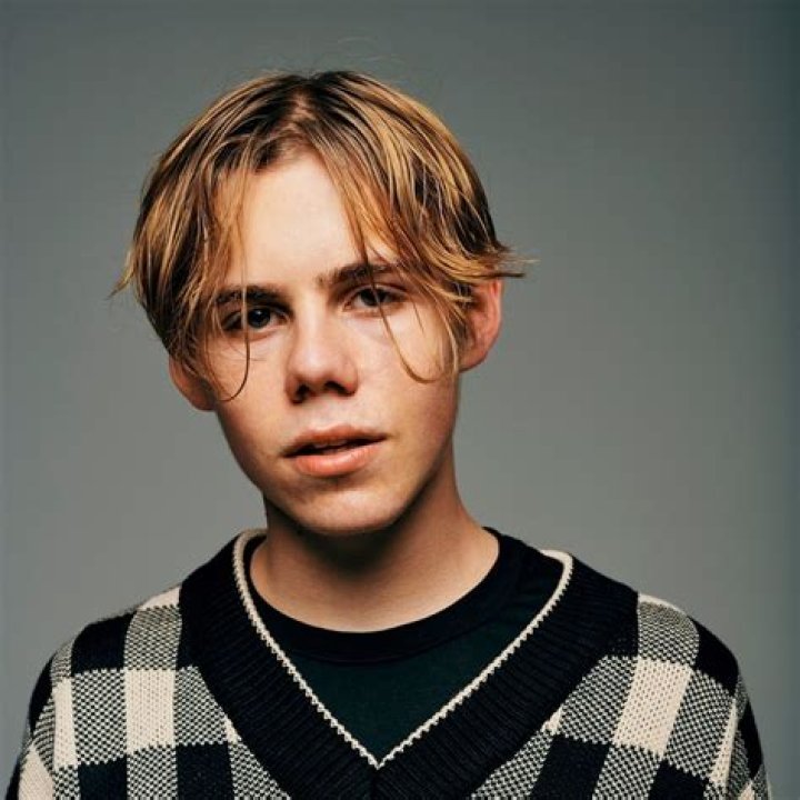 The Kid Laroi (Rapper) - Age, Birthday, Bio, Facts, Family, Net Worth, Height & More