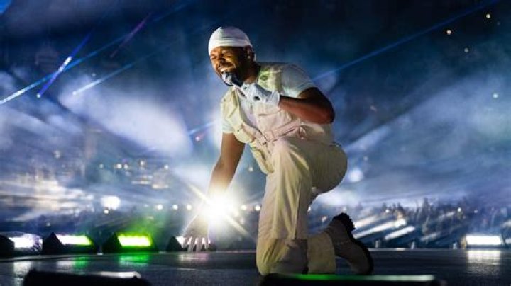 The Weeknd's Beach Body Shocks His Fans