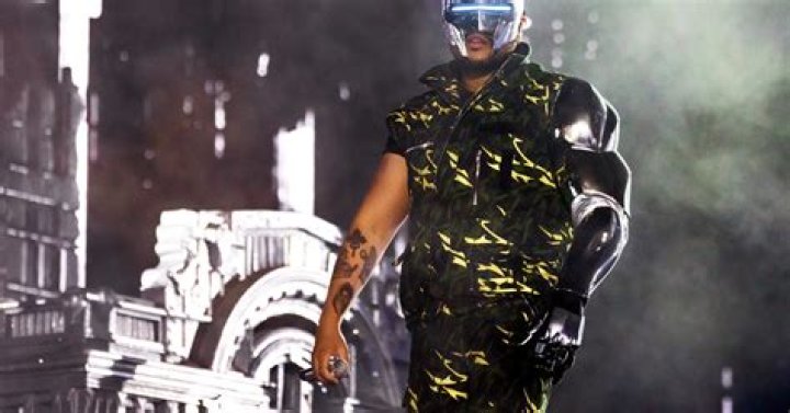 The Weeknd Performs Unreleased "Take Me Back To LA" At Mike Dean Show