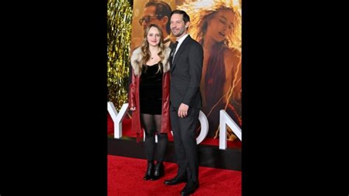 Tobey Maguire Makes Rare Red Carpet Appearance With 16-Year-Old Daughter Ruby: Photos