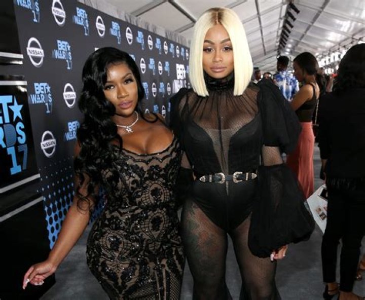 Tokyo Toni Flaunts Her Flexibility & Twerks In Sensual New Videos: Watch