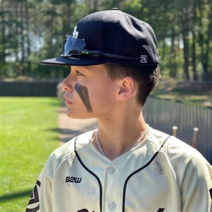 Tom Fitzgerald (Entraîneur de hockey) - Âge, anniversaire, biographie, faits, famille, valeur nette, taille et plus