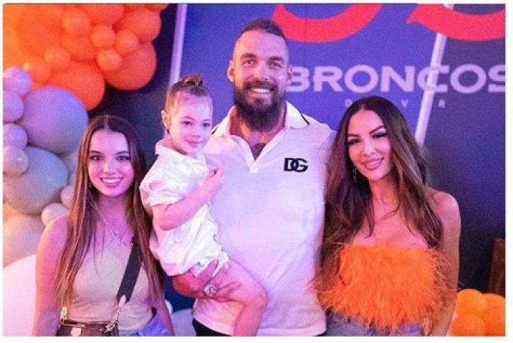 Tom Wolfe Biography, Age, Height, Wife, Net Worth, Family