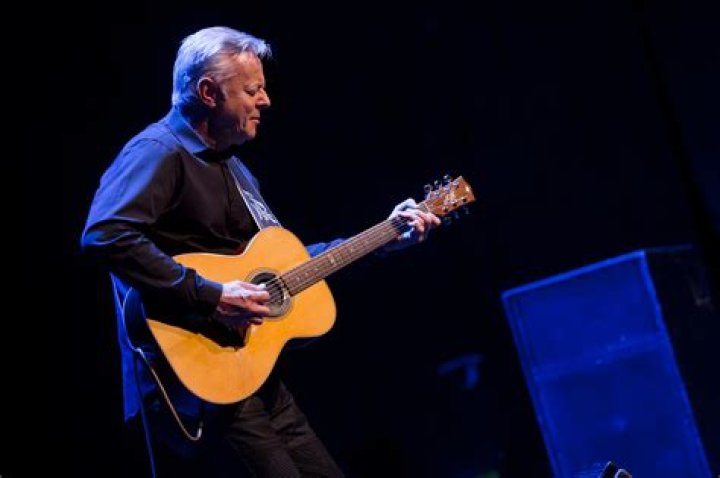 Tommy Emmanuel (Guitarist) - Age, Birthday, Bio, Facts, Family, Net Worth, Height & More
