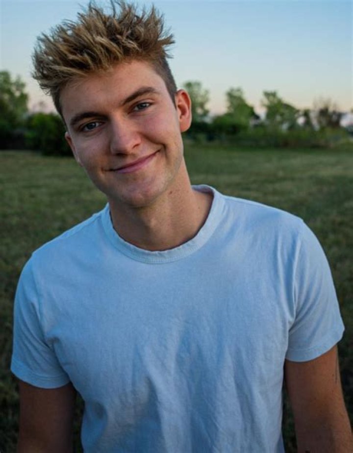 Tristan Braungardt (YouTube Star) - Age, Birthday, Bio, Facts, Family, Net Worth, Height & More