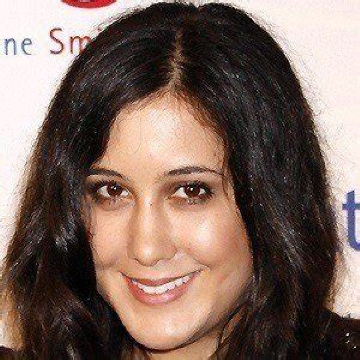 Vanessa Carlton (Pop Singer) - Age, Birthday, Bio, Facts, Family, Net Worth, Height & More