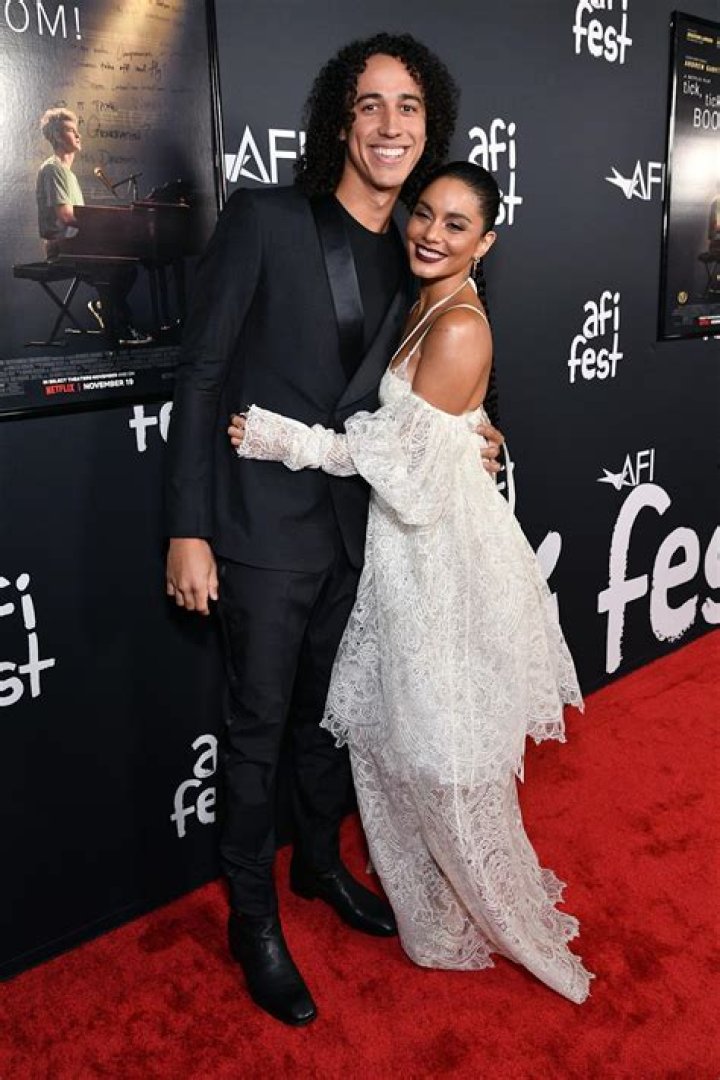 Vanessa Hudgens and Cole Tucker Are Engaged After More Than 2 Years of Dating! Proposal Details
