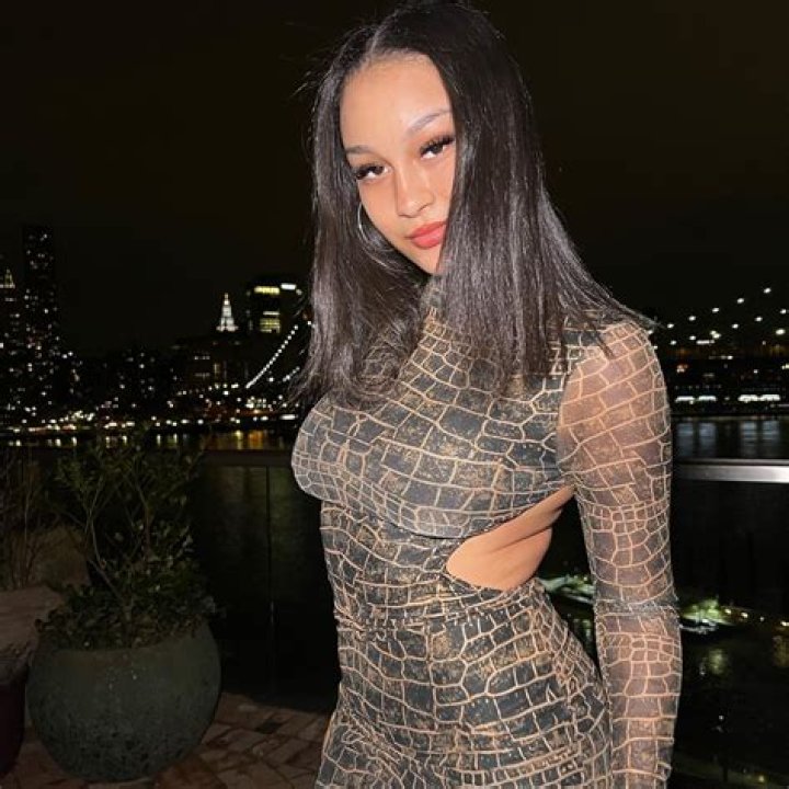 Veondre Mitchell (TikTok Star) - Age, Birthday, Bio, Facts, Family, Net Worth, Height & More