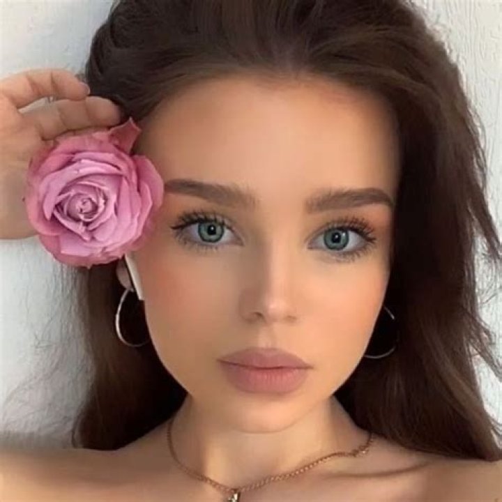 Veronika Zolotova (TikTok Star) - Age, Birthday, Bio, Facts, Family, Net Worth, Height & More