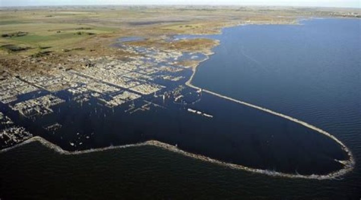 Villa Epecuen, A Real-Life Underwater City Hidden In Argentina