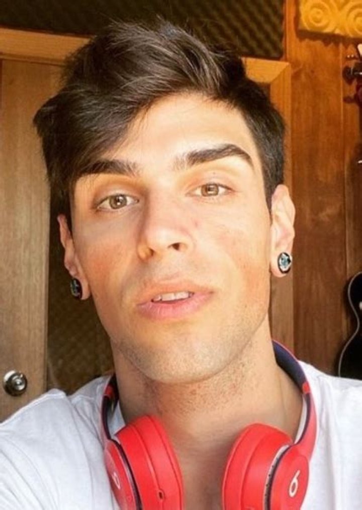 Vlado Saric (TikTok Star) - Age, Birthday, Bio, Facts, Family, Net Worth, Height & More