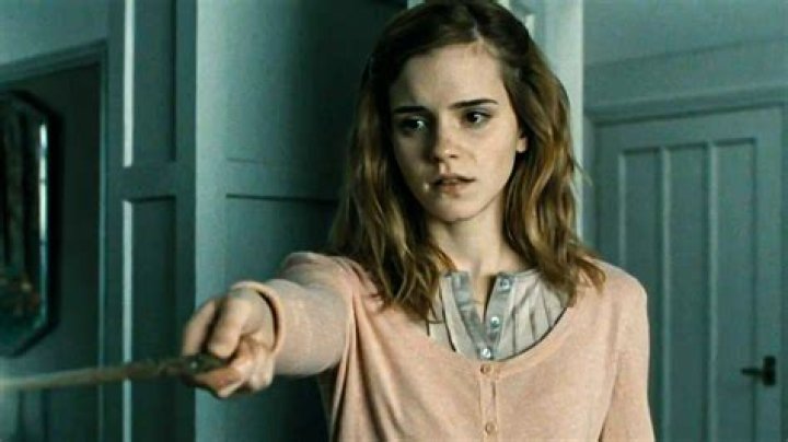 What age was Emma Watson in the first Harry Potter?