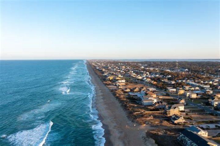 What is the best time of year to visit the Outer Banks?